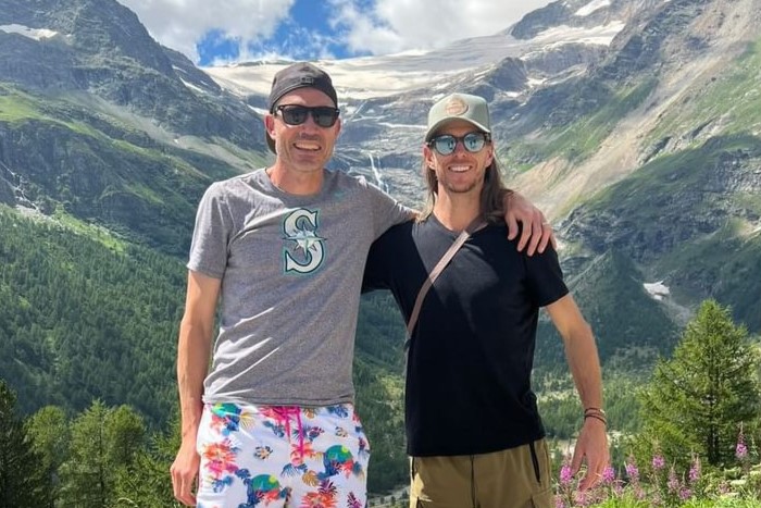 Philo Saunders and Michael Roeger standing on Alp Grum in Switzerland